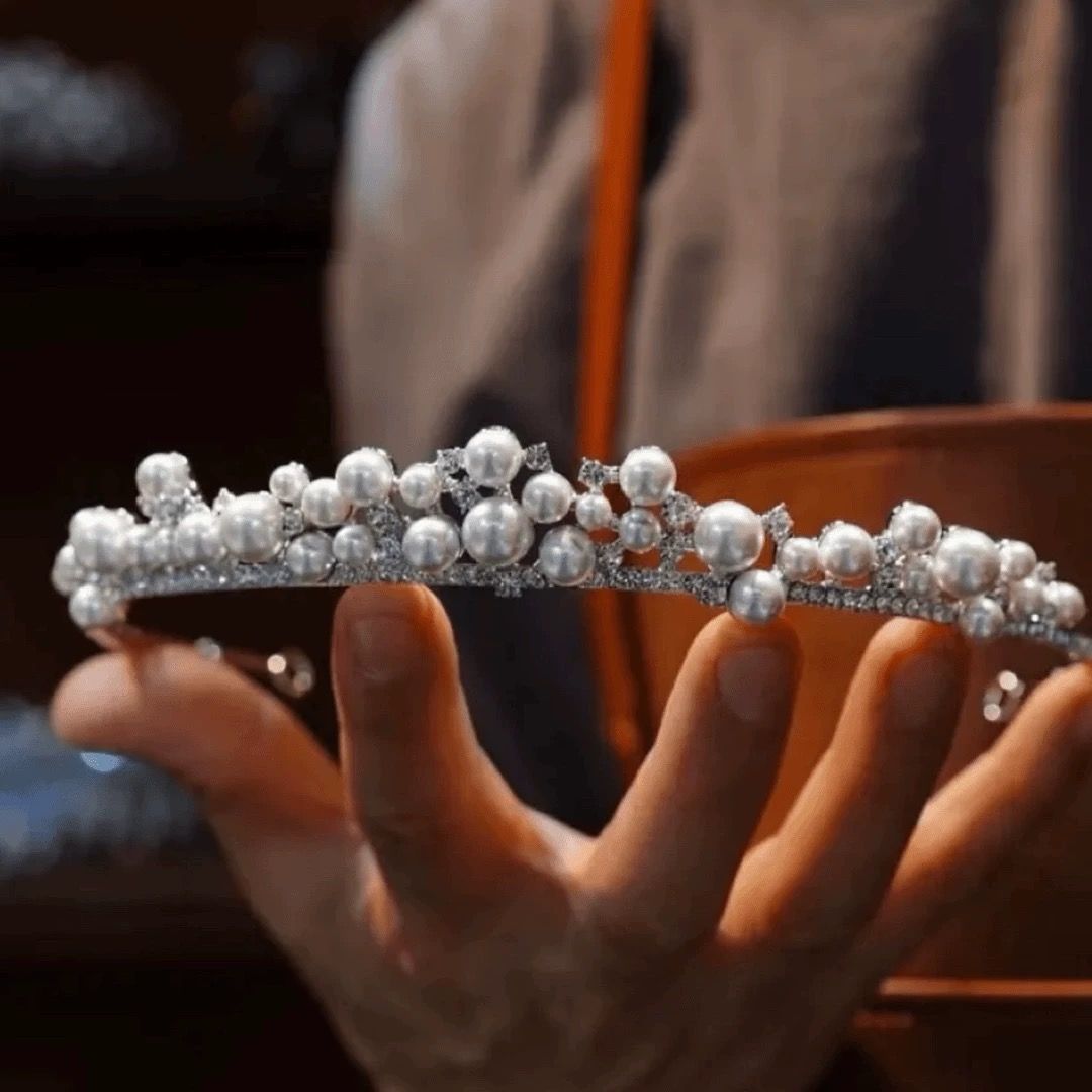 Floral Pearl Tiara（花卉珍珠皇冠）